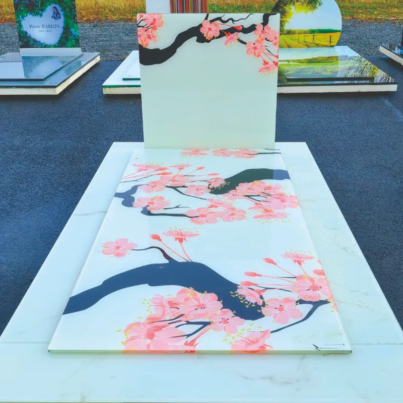 Monument en verre modèle Sakura, décor de cerisier en fleurs
